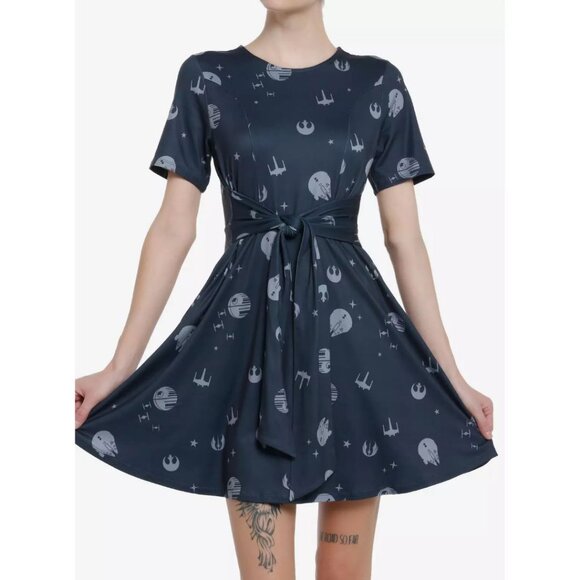 Her Universe Dresses & Skirts - Her Universe Star Wars Icon Tie Dress